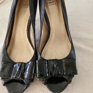 Cutest classic black heels